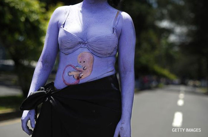 El Salvador: Murió con el feto adentro porque la ley contra el aborto no nos permitió darle el tratamiento contra su cáncer